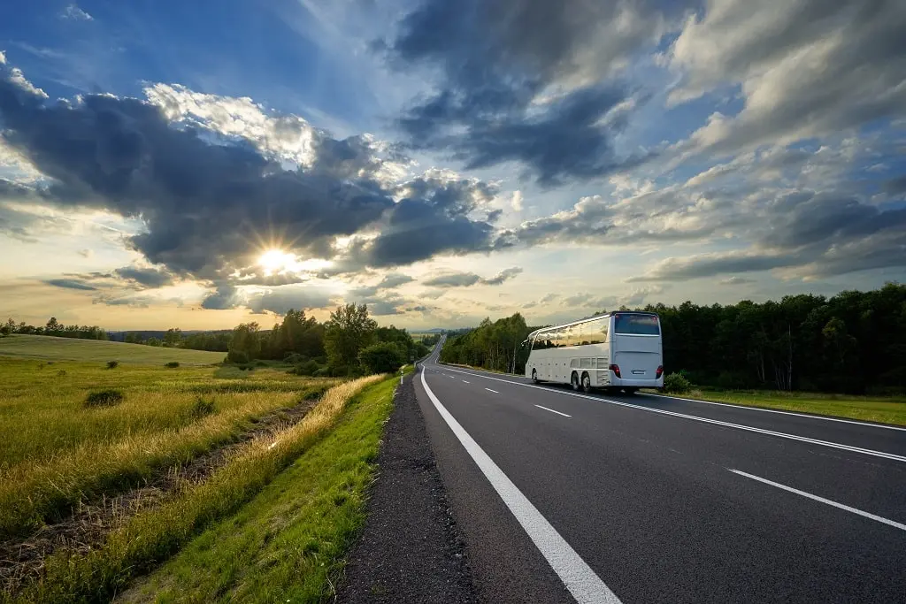 16 Tips on How to Survive a Long Bus Ride