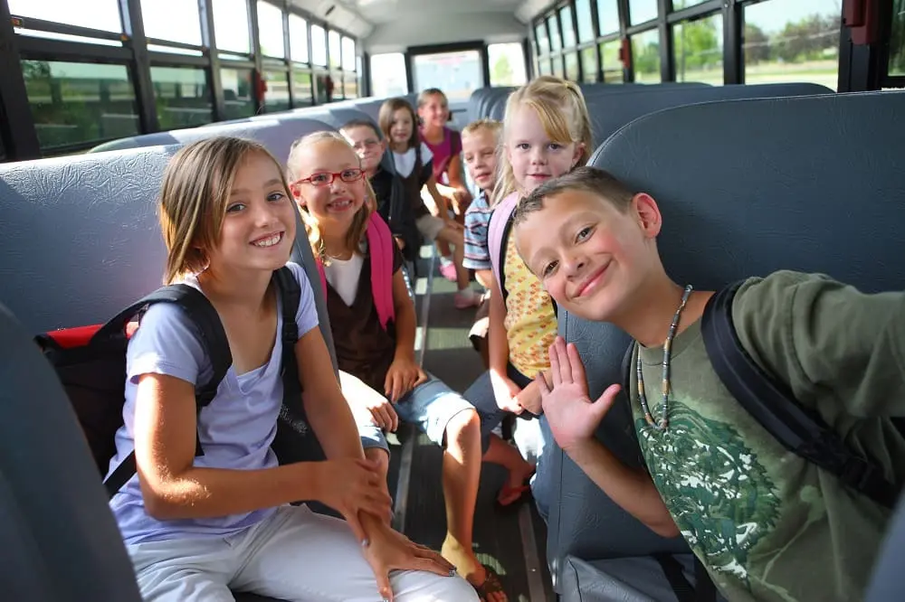 Why Charter Buses Elevate School Field Trip Experiences