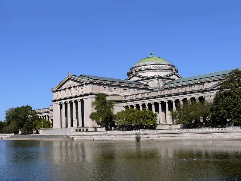 <h2>Explore Chicago’s Educational Gems with Our Field Trip Bus Rentals</h2>