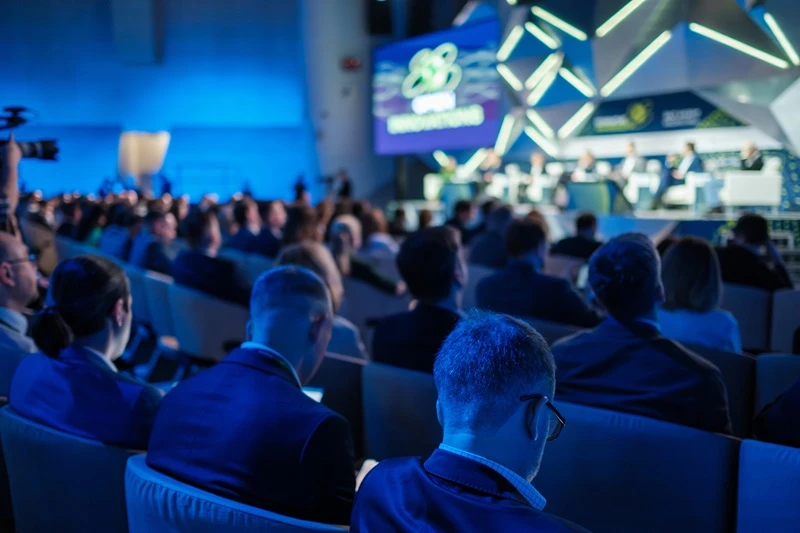 Hotel-to-Conference Venues