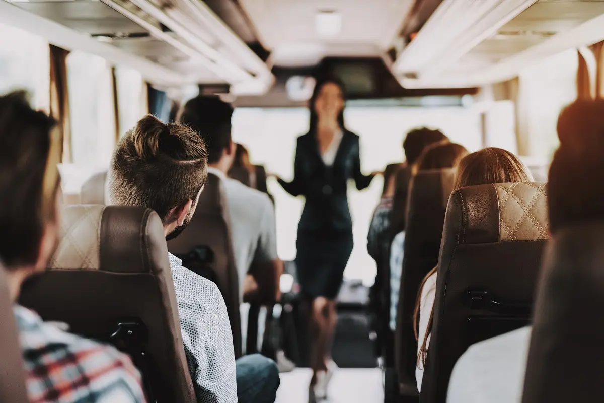 A Guide to Renting a Charter Bus for a Weekend