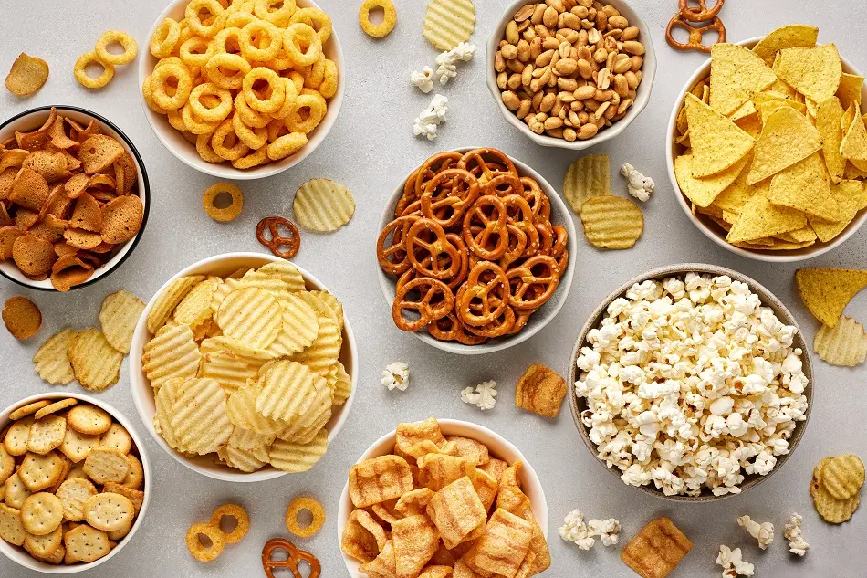 Best Snacks for a Bus Trip: How to Choose the Safest Options for Your Stomach